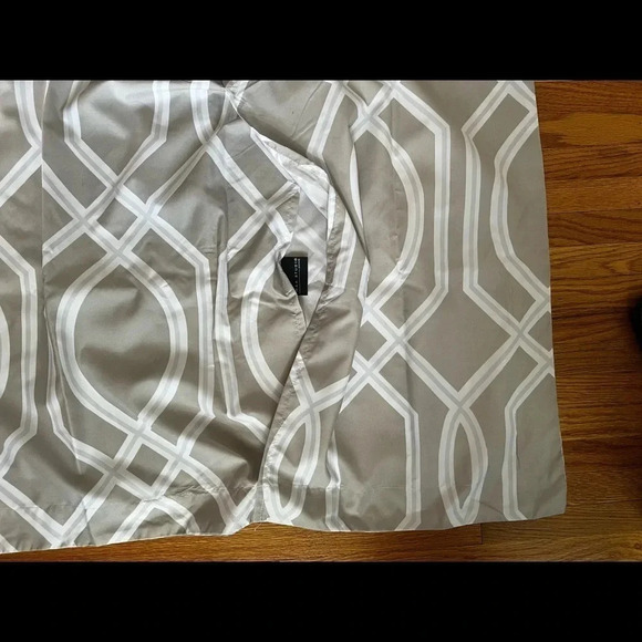 Max Studio pillow shams - Picture 3 of 4